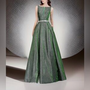 NWT Anny Lee Shimmering Emerald Ball Gown w/Rhinestone Accents - M